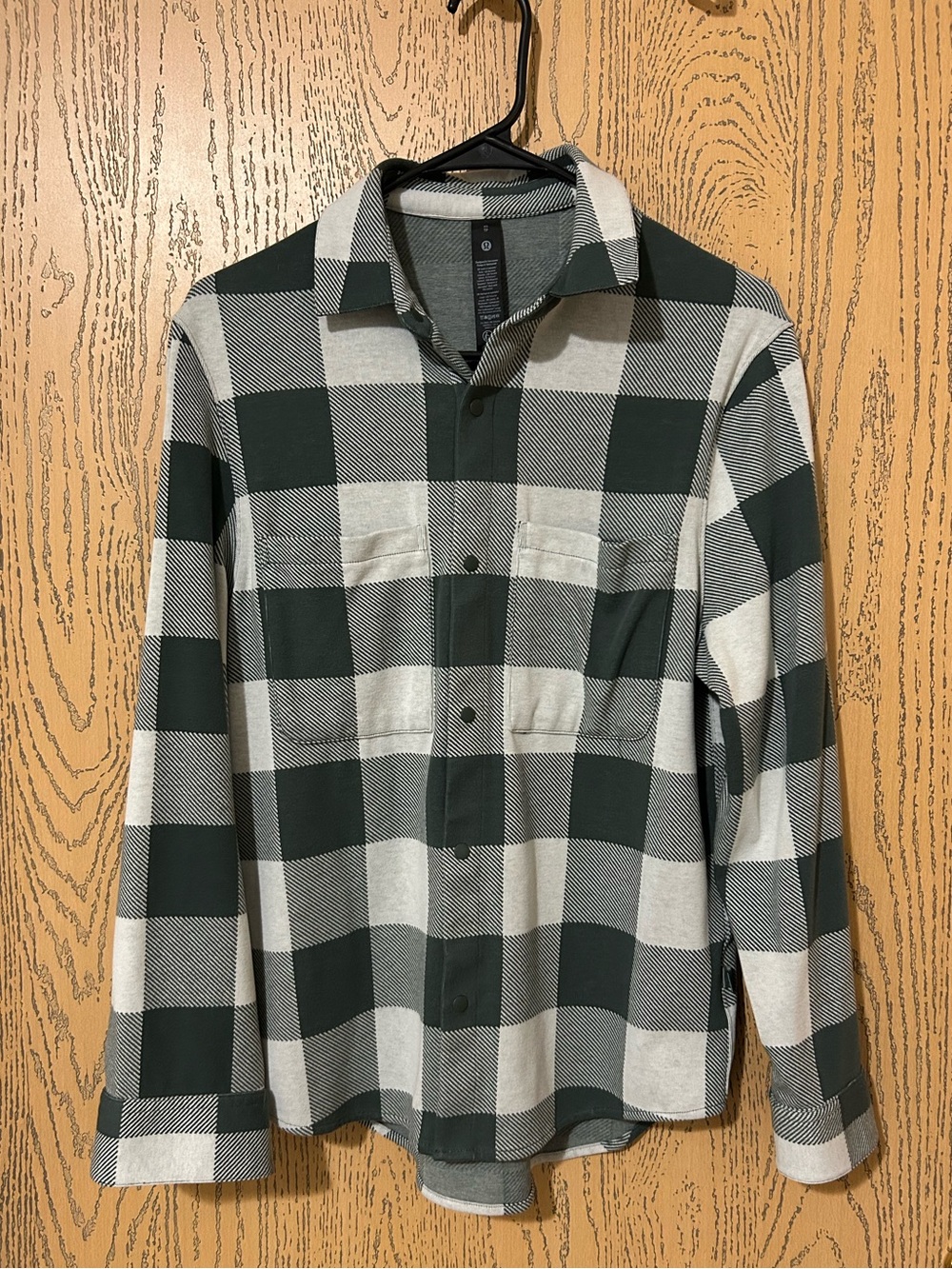 Men’s lululemon knit plaid over shirt